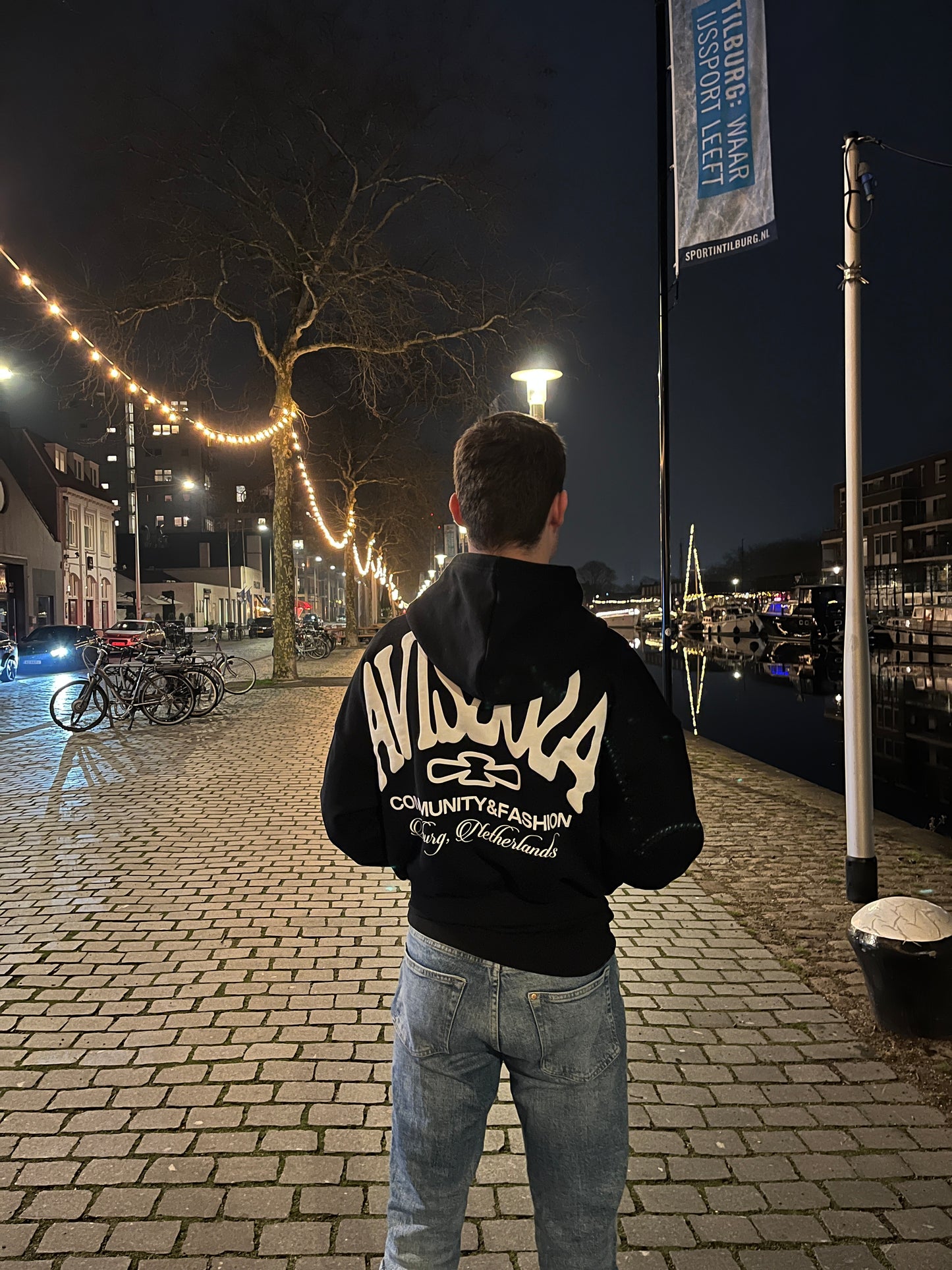 AVIS HOODIE